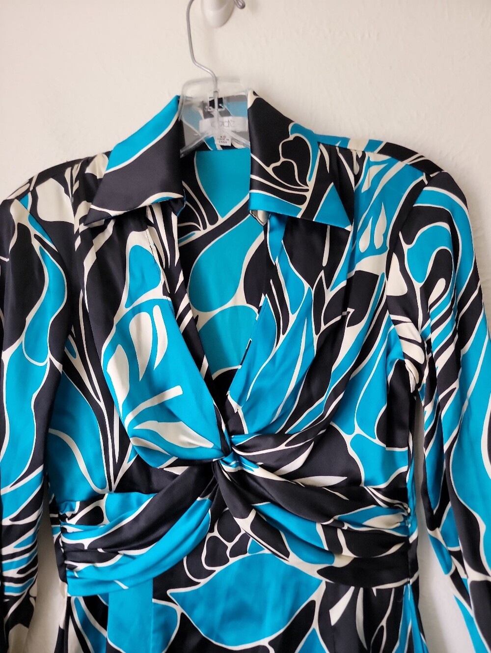 Cache Blue Black and White Twist-Front Long Sleeve Blouse - Picture 11 of 11